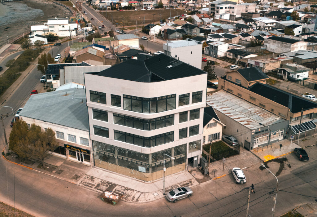 🟡 ALQUILER LOCAL Y OFICINAS PREMIUM – CENTRO RIO GRANDE📍